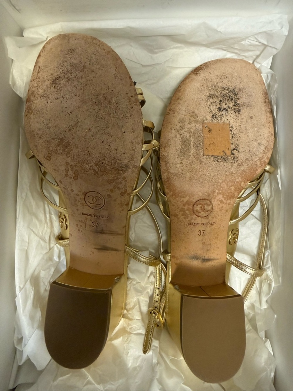 CHANEL gold sandals - Picture 5 of 9